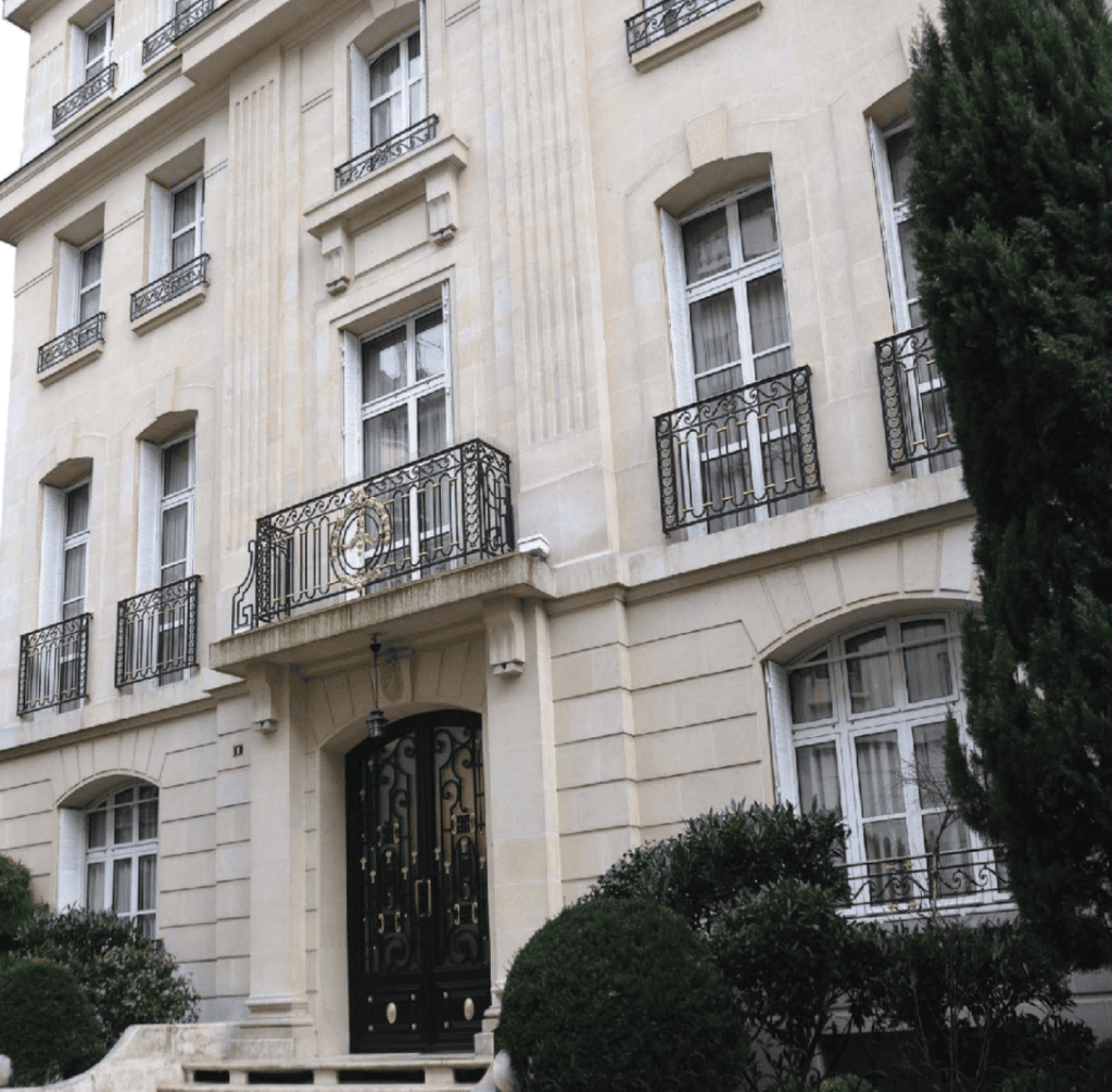 Paris 16 Private mansion